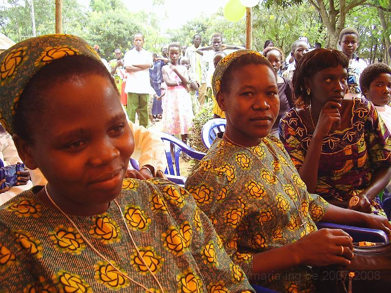 0175 Zr. Denise en Zr. Suzanne Mahagi.JPG